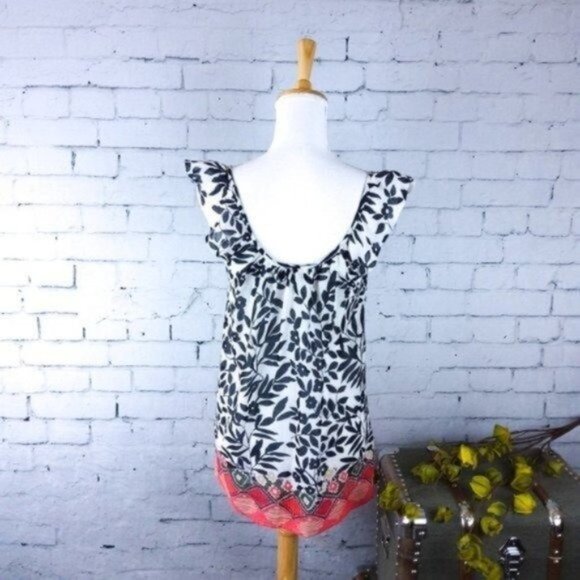 Magazine Gauzy Flutter Sleeve Embroidered Top Size Medium - Picture 4 of 6